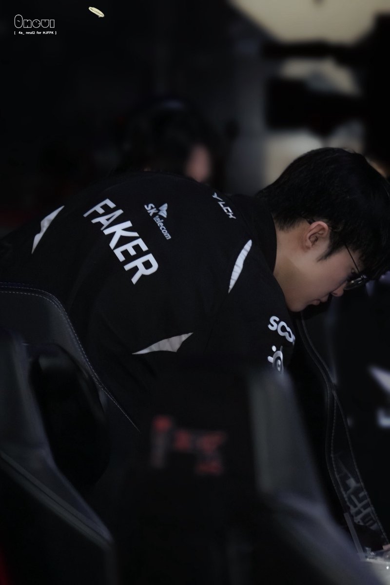 4a_neul2's tweet photo. 우리 팀장
#FAKER https://t.co/bVBDfzbckv