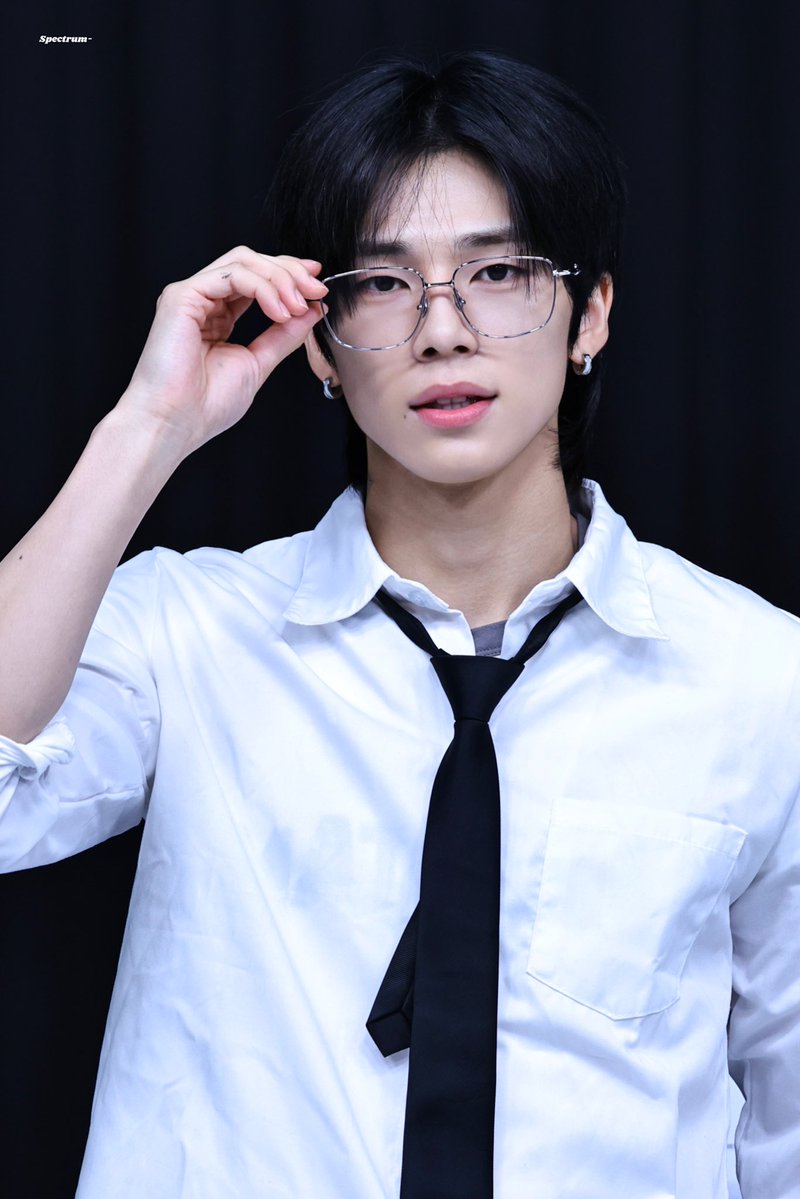 Spectrum_0913's tweet photo. 260729 👔

#SOGEON #소건 #ソゴン 
#NEXZ #넥스지 #ネクスジ https://t.co/FugURqyPmq