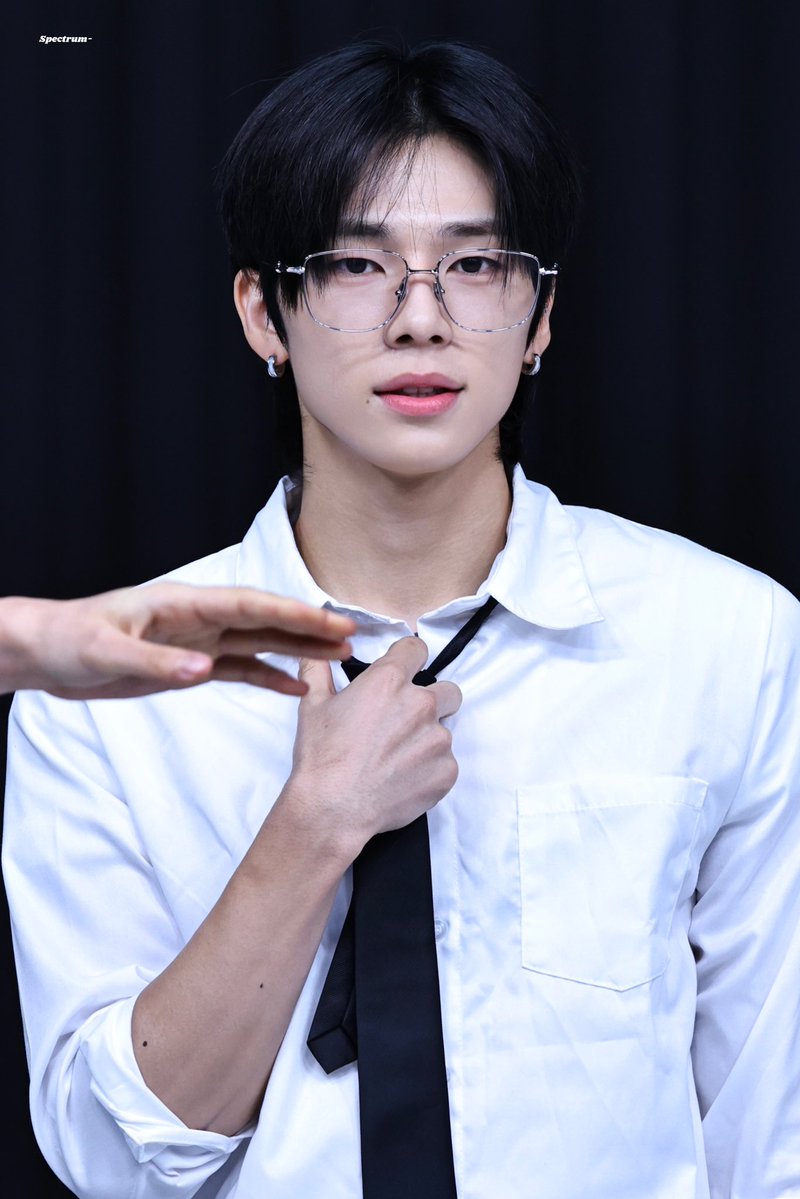 Spectrum_0913's tweet photo. 260729 👔

#SOGEON #소건 #ソゴン 
#NEXZ #넥스지 #ネクスジ https://t.co/FugURqyPmq