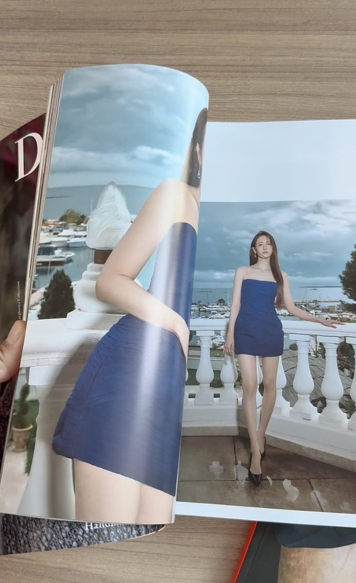 yeppeoyoona's tweet photo. Preview of the whole look 💙

cr. @/akpop.official

#LimYoonA #임윤아 #YoonA #윤아 https://t.co/IaL2r1dvu9
