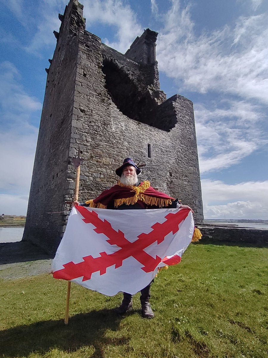 IrlandaTercio's tweet photo. Here is my humble tribute to those valiant sons of Spain,who,with unconquer'd hearts, stood fast beside their Irish brethren at Carrigafoyle in 1580 &amp; yielded life before honour
Such was their sacrifice,Ireland became their eternal Spain

En Cristo
Capt. Conchobhar Ó Súilleabháin https://t.co/KDiwUiGLJp
