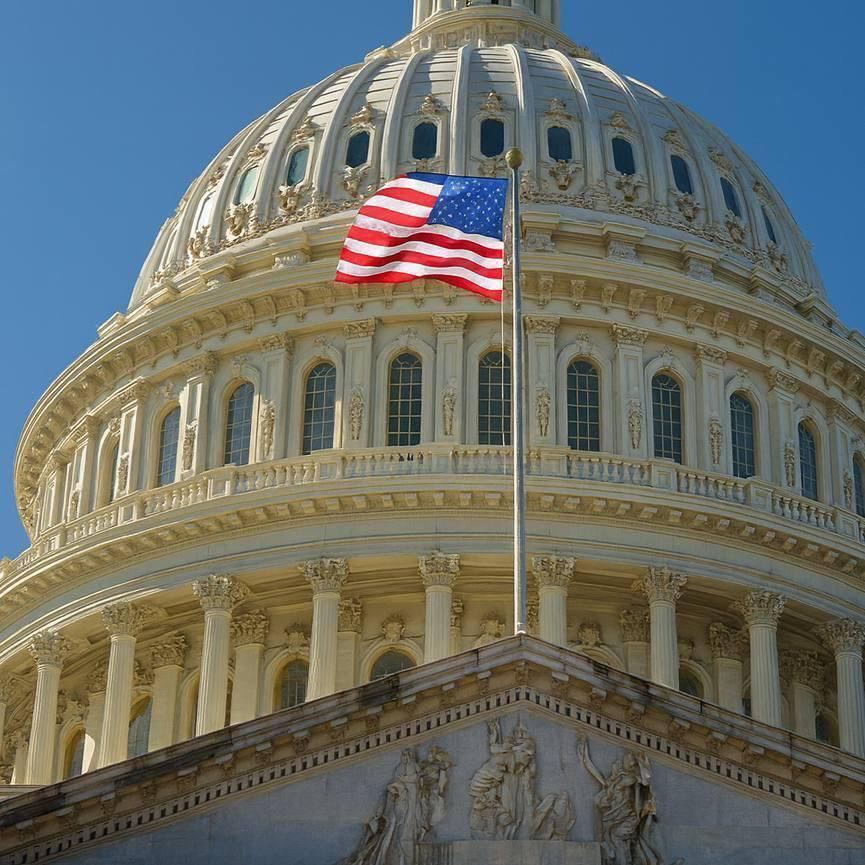 Cointelegraph's tweet photo. 🇺🇸 BIG: Crypto investment giant Digital Currency Group (DCG) has urged U.S. Senate leaders to pass the CLARITY Act, calling for clear crypto regulations over regulation-by-enforcement. https://t.co/Lw66DjCfQc