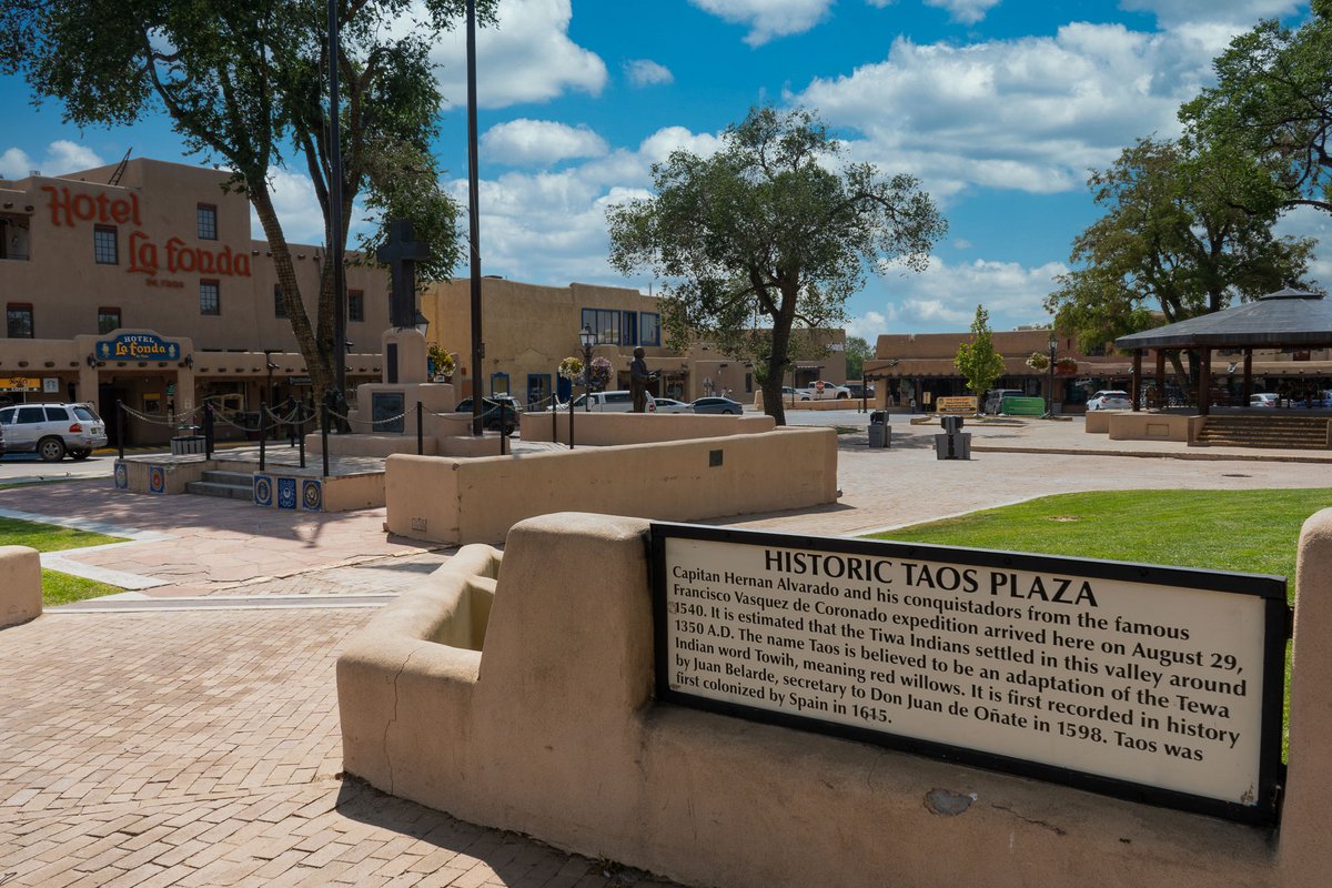 NewMexico's tweet photo. The historic Taos Plaza is surrounded by quaint shops, delicious eateries, beautiful museums, and welcoming accommodations!
#NewMexicoTrue
https://t.co/N2GZnYCkcd https://t.co/JO5OcPH76i
