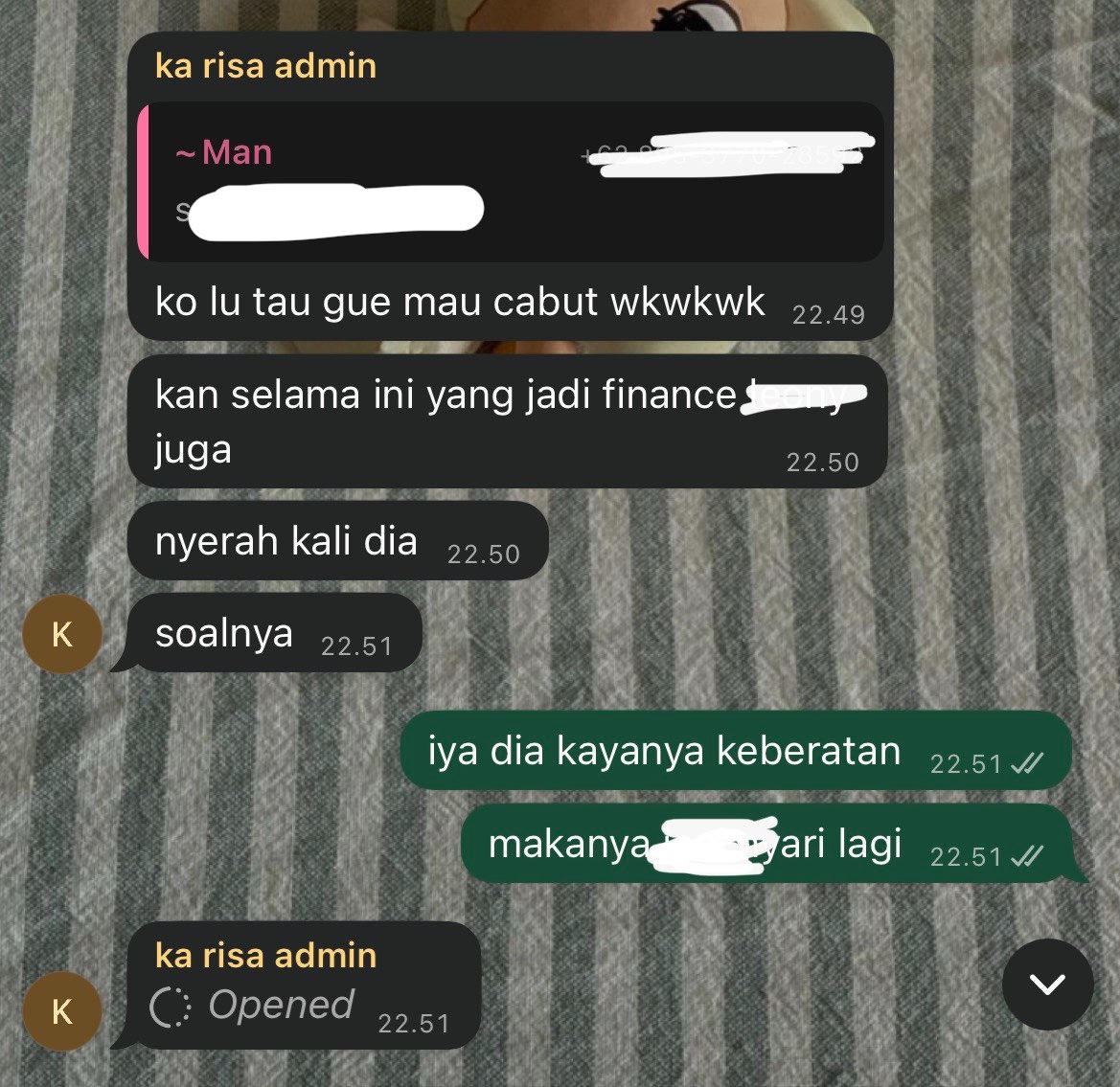 sournorie's tweet photo. when bos lu toxic mampusssss, sampe ada aja orang yang cabut terus terusan karena ga tahan 😭😭😭 dan skrng dia kepusingan sendiri segala ngomong “bisa bisa saya mati muda” BHAPP!! https://t.co/CwcS23P6dx