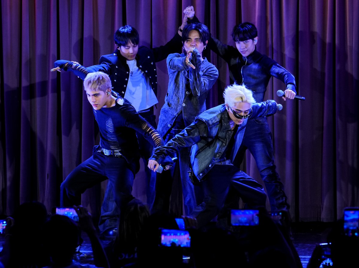 gmanews's tweet photo. P-POP KINGS FOR GLOBAL SPIN LIVE 🐐

Ahead of their history-making Lollapalooza performance, SB19 was at the Grammy Museum in Los Angeles, California, for Global Spin Live.

Aside from a Q&A session, they also had an exclusive performance of "GENTO" and "Wakas" for the fans in attendance.

The Grammy Studios and Global Spin Live host live music performances as an extension of the digital series, "Global Spin," which celebrates international music artists.

PHOTOS COURTESY: Sthanlee Mirador