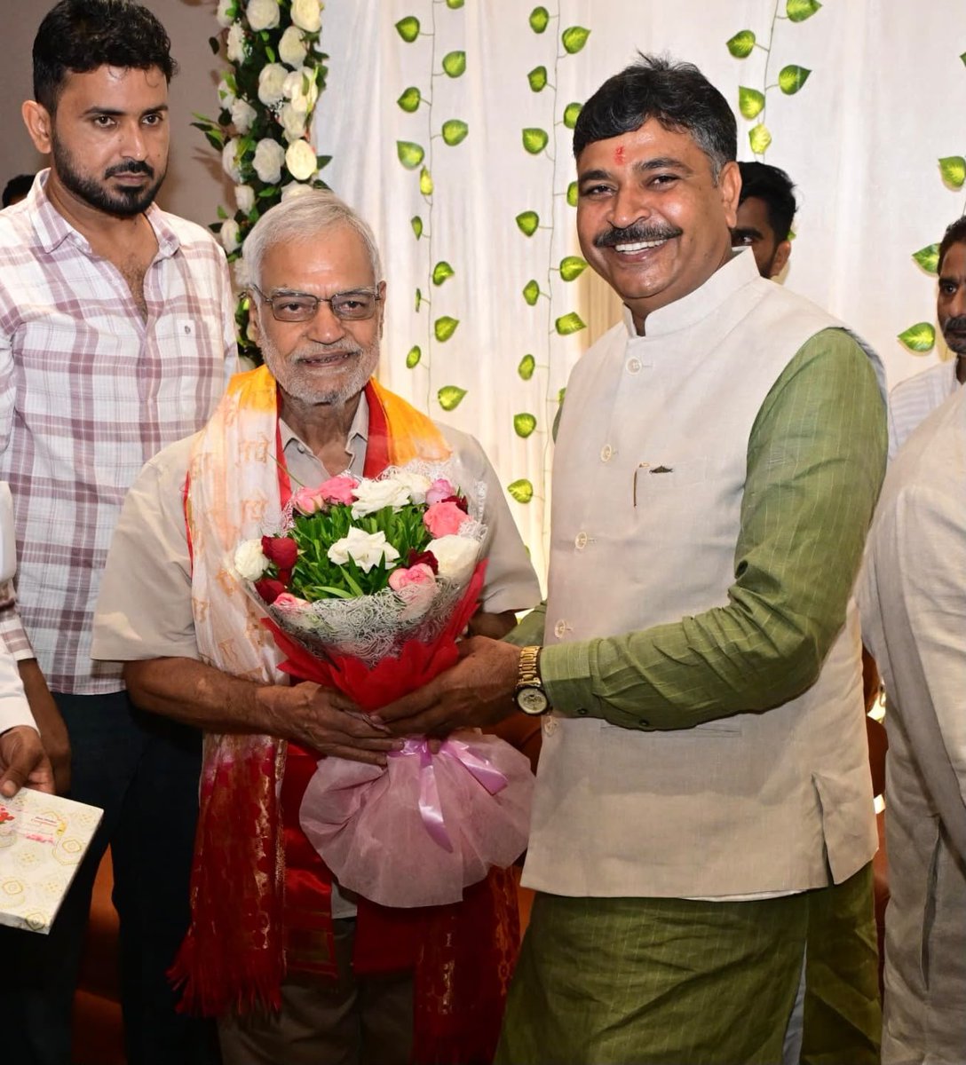 TikaRamJullyINC's tweet photo. कांग्रेस के वरिष्ठ नेता, राजस्थान विधानसभा के पूर्व अध्यक्ष आदरणीय डॉ. सी.पी. जोशी जी के जन्मदिवस पर आयोजित कार्यक्रम में शामिल होकर उन्हें जन्मदिवस की शुभकामनाएँ एवं बधाई प्रेषित की l
@drcpjoshi https://t.co/kQSPmYRsGf