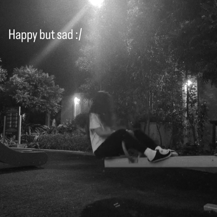 wxxxmbr's tweet photo. she need the warm hugs and care right now. exhausted na siya I think from all the schedules like her rainings, also with the upcoming theater show na kailangan aralin. let's give her time, okay? if she wanted away from socmed for as much as she needs let her.
#Moonlettes https://t.co/AgVg6EgN0d