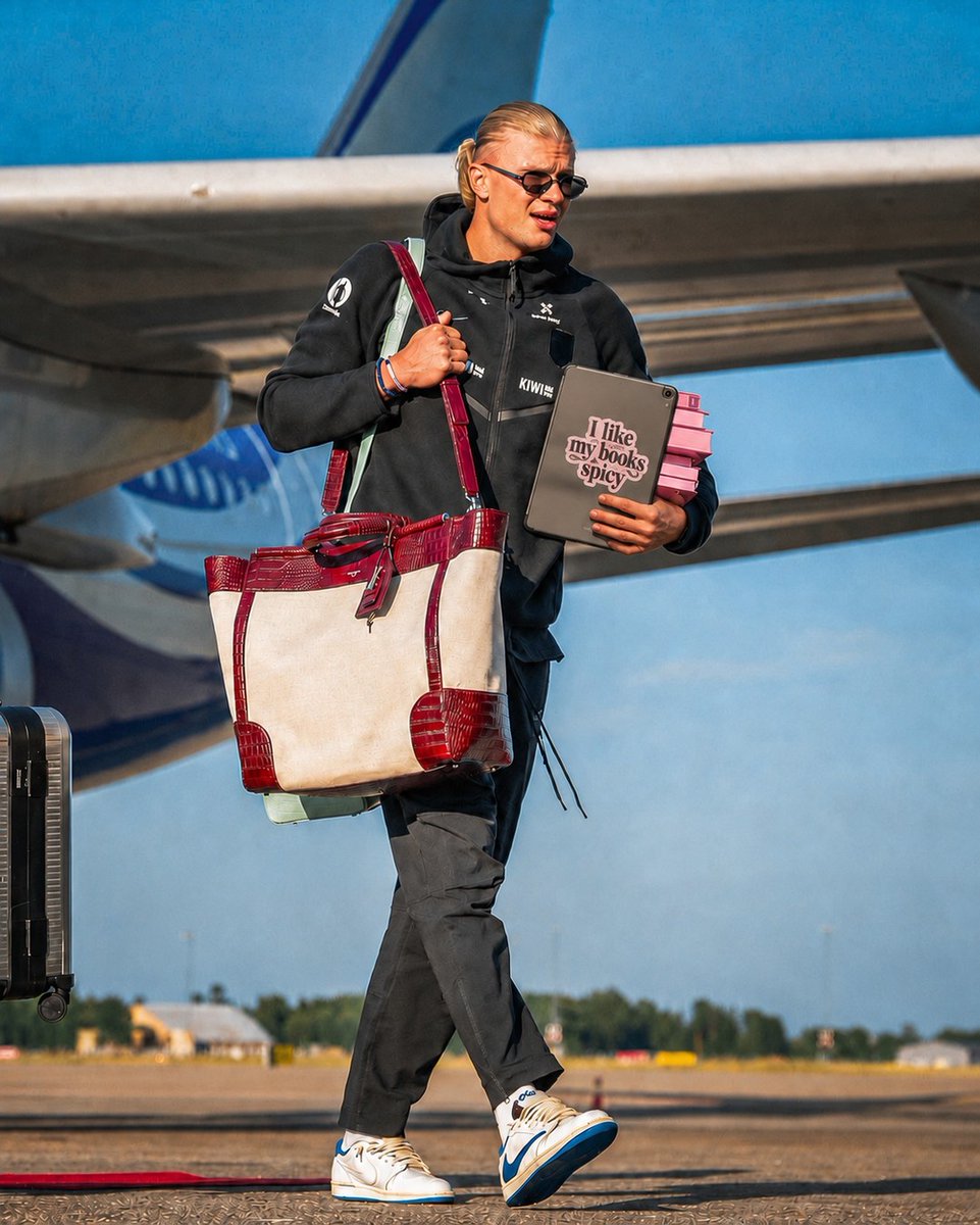 Inkitt's tweet photo. hey @erling, can you share your go-to plane book list? asking for a friend

#fifaworldcup2026 #bookishhumor #erlinghaaland https://t.co/32uIfxfv8l