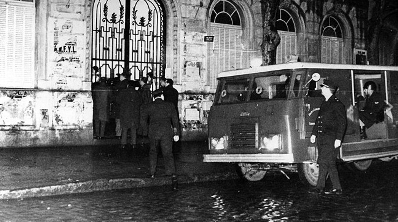 radio10mdq's tweet photo. A 60 años de “La Noche de los Bastones Largos”, el día que marcó un quiebre en la universidad argentina https://t.co/RaemaSSiyz a través de @Radio 10  Mar del Plata FM 105.5 https://t.co/ZW1lKo1UJB
