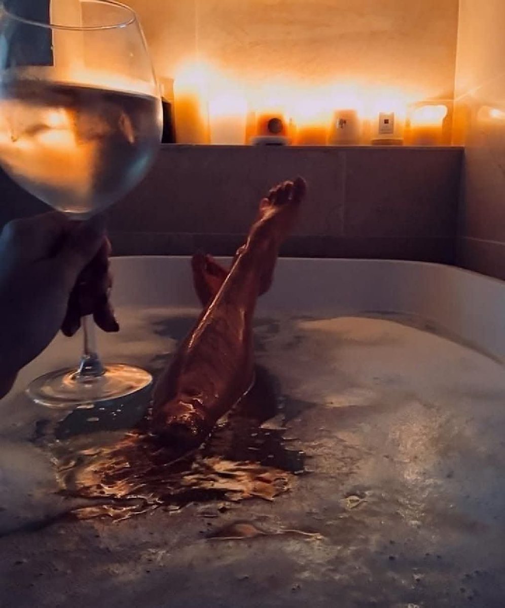 StephaneCumont's tweet photo. Bulles Ébullition Baignade de Rêves !! 🍸🫧🫧 https://t.co/oFL7Kk6b03