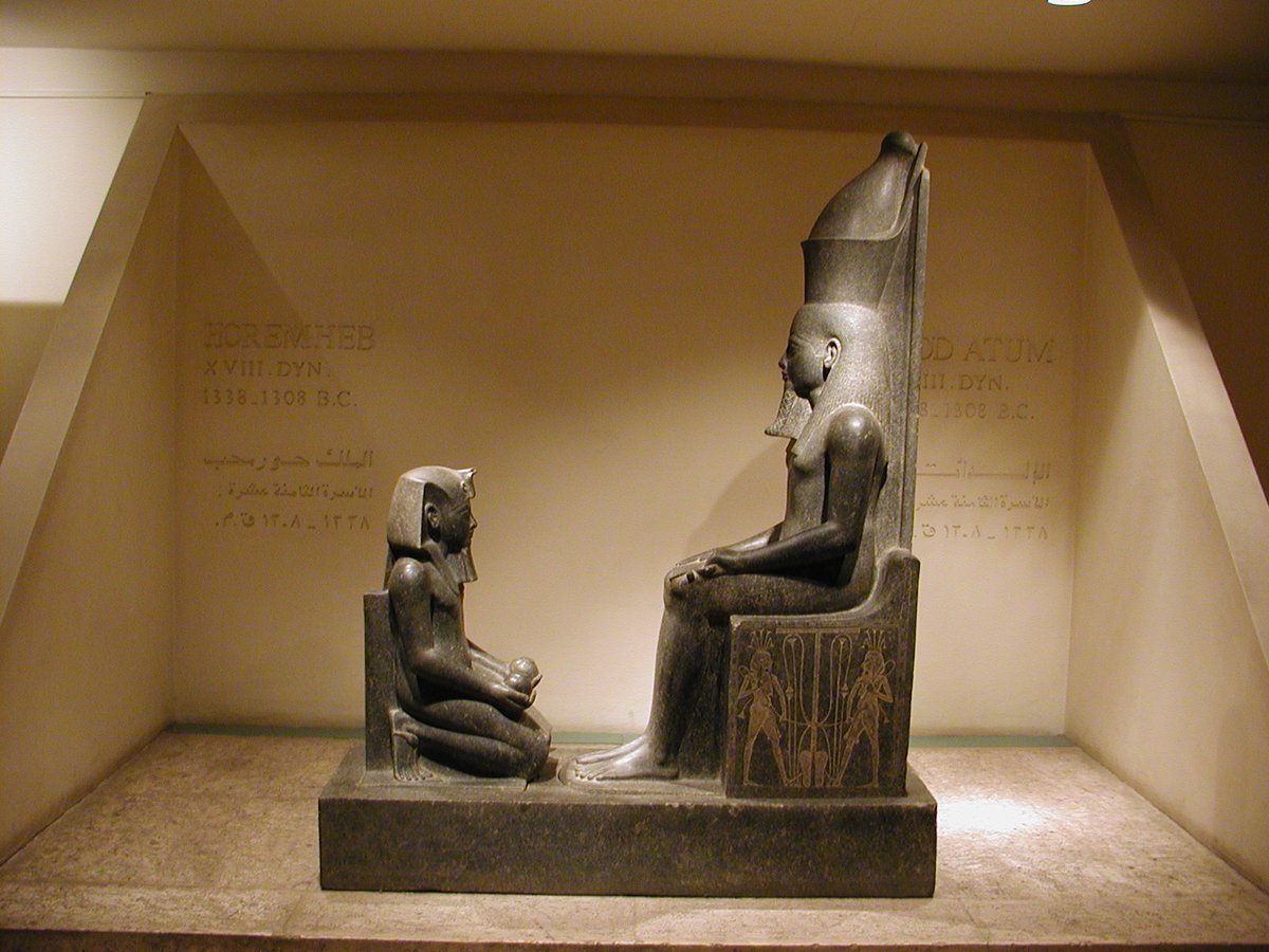EgiptoAlDia's tweet photo. Estatua de Horemheb ofreciendo una vasija nu al dios Atum, procedente de la cachette del templo de Amón en Luxor.

📆Reino Nuevo, Dinastía XVIII, ca.  a. C.
📏Diorita, 171 cm de altura
🏛️Museo de Luxor, Luxor🇪🇬 https://t.co/tzNzh8UdDV