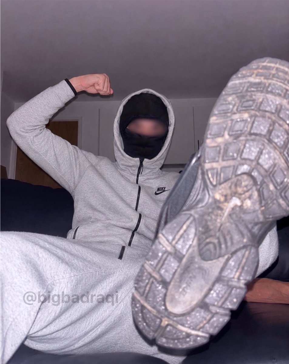 BigBadRaqi's tweet photo. Going bankrupt for the Arab king is your purpose pig, now kiss my trainers and send.
#findom #cashmaster https://t.co/nJdfJlFigH