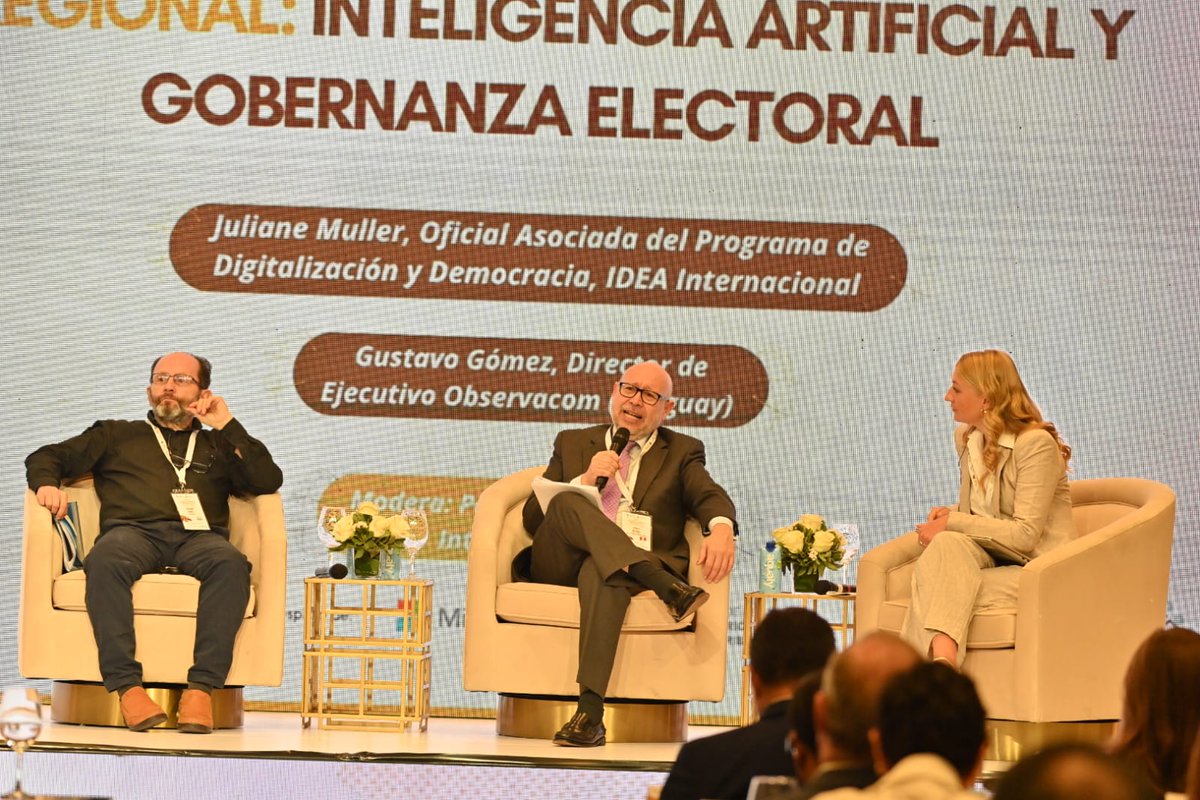 juntacentral's tweet photo. 📊 La primera sesión de trabajo del II Seminario Regional: Inteligencia Artificial y Gestión Electoral está dedicada a la presentación de los informes global y regional sobre inteligencia artificial y gobernanza electoral.

Las exposiciones están a cargo de Juliane Müller, oficial asociada del Programa de Digitalización y Democracia de IDEA Internacional, y Gustavo Gómez, director de OBSERVACOM (@Observacom) de Uruguay 🇺🇾, con la moderación de Percy Medina, de IDEA Internacional.

#SeminarioIAGestionElectoral #SeminarioIAGestionElectoralRD #JCE #IDEAIndia2026 #InteligenciaArtificial #GestiónElectoral #Democracia