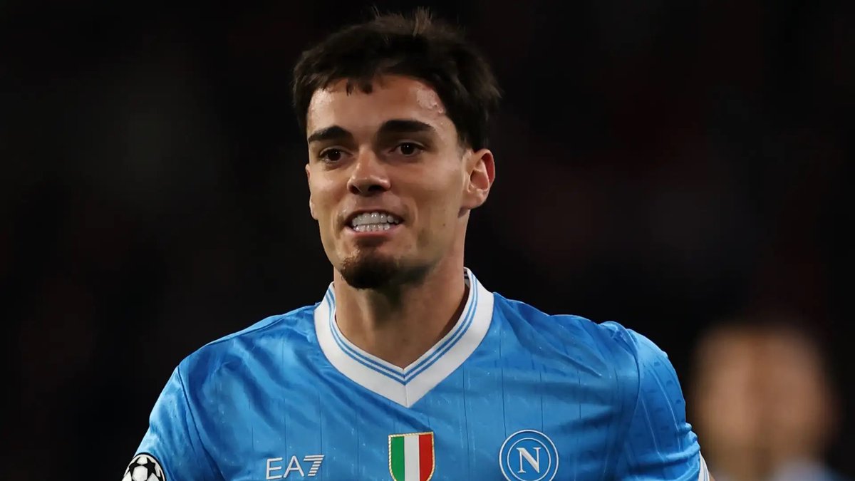 FonteNapoli's tweet photo. 🚨Il #BayerLeverkusen accelera per #MiguelGutiérrez.

Il club tedesco è pronto ad affondare il colpo nelle prossime ore per individuare il possibile erede di #Grimaldo sulla corsia sinistra. https://t.co/hrUsR1dJ4L