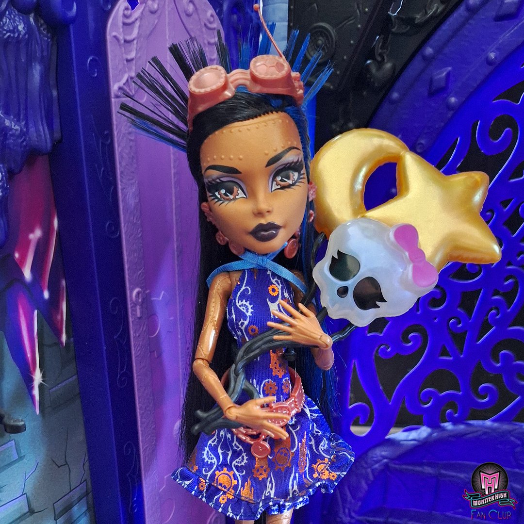 MonsterHighFC tweet picture