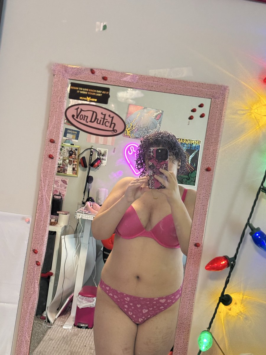 theyfw_kitty's tweet photo. Js got out the mental hospital a few days ago I wanna be bread and be a good lil slave #breedingkink #slave #mh #sh #mentalhosptial #pussy #porn #cuminme #poundme https://t.co/DmrlhdM8Wh