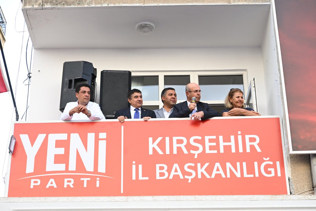 EkiciogluSlhttn's tweet photo. BU ÜLKEYİ MİLLETİMİZİN KURDUĞU PARTİYLE, YENİ PARTİ'YLE YÖNETECEK; ŞEHRİMİZE VE ÜLKEMİZE, SİYASETTEKİ SEVİYEYİ YÜKSELTEREK ÖRNEK OLACAĞIZ.

YENİ Parti Kurucular Kurulu ve Parti Meclisi Üyesi Kırşehir milletvekilimiz Metin İlhan, CHP’den istifa ederek YENİ Partiye katılan Baran Genç, Gürkan Yağmur, Hatice Koçak, İl Disiplin Kurulu Üyeleri, İl Genel Meclisi Üyeleri, Belediye Meclis Üyeleri, ilçe başkanları, gençlerimiz ve hemşehrilerimizle birlikte, YENİ Parti İl Başkanlığı’nda bir araya gelerek ortak irademizi ortaya koyduk.

YENİ Parti’nin Kırşehir’imize, ülkemize, milletimize hayırlı olmasını ve demokrasi mücadelesinde başarılı olmasını diliyorum.

#SelahattinEkicioğlu #KırşehirBelediyeBaşkanı #YENİPartiKırşehir