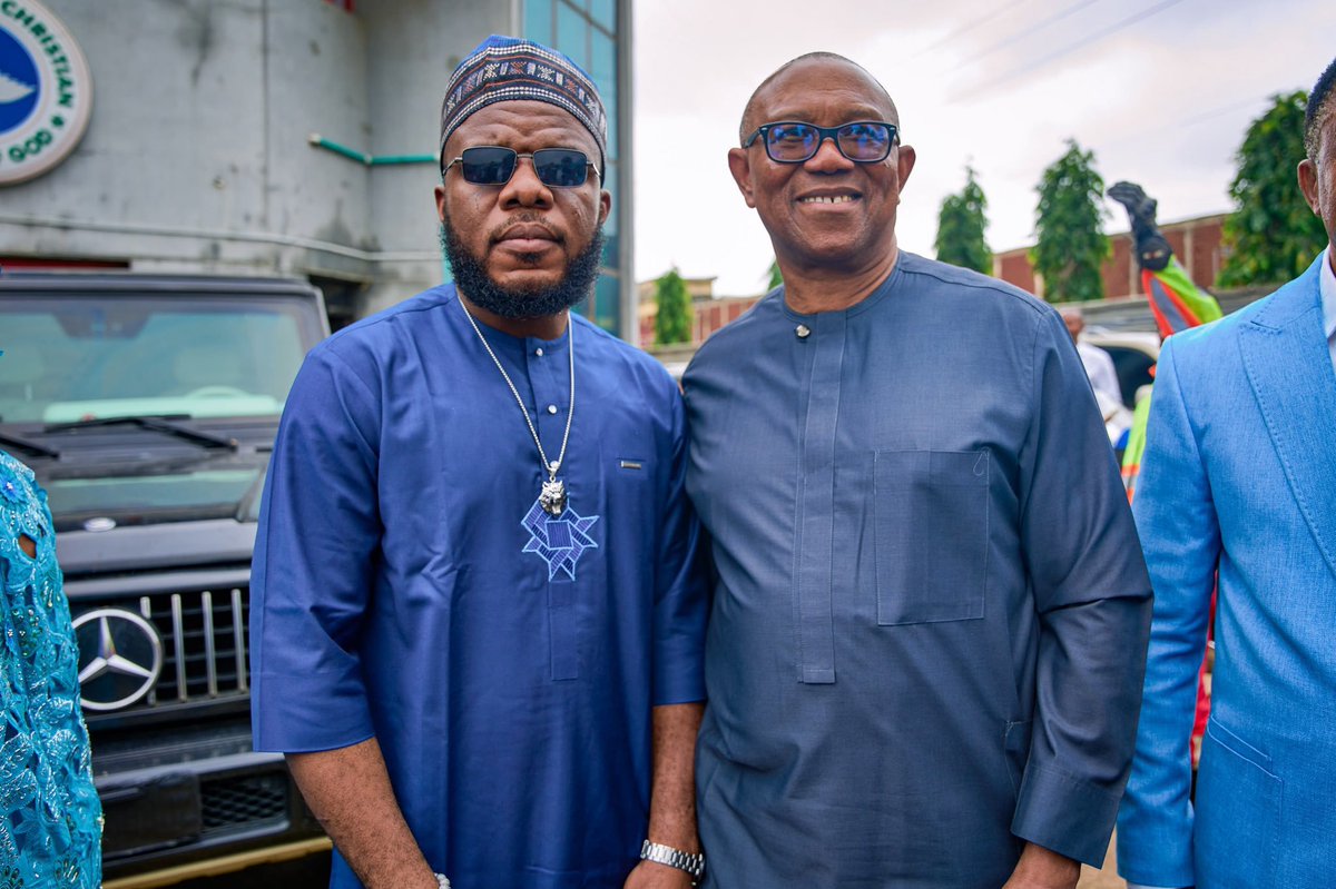 HarmlessHQ's tweet photo. This Peter Obi's photographer is doing wonders. 

Even Osinbajo's photographer would tear ACL. https://t.co/c62ecBjhFe