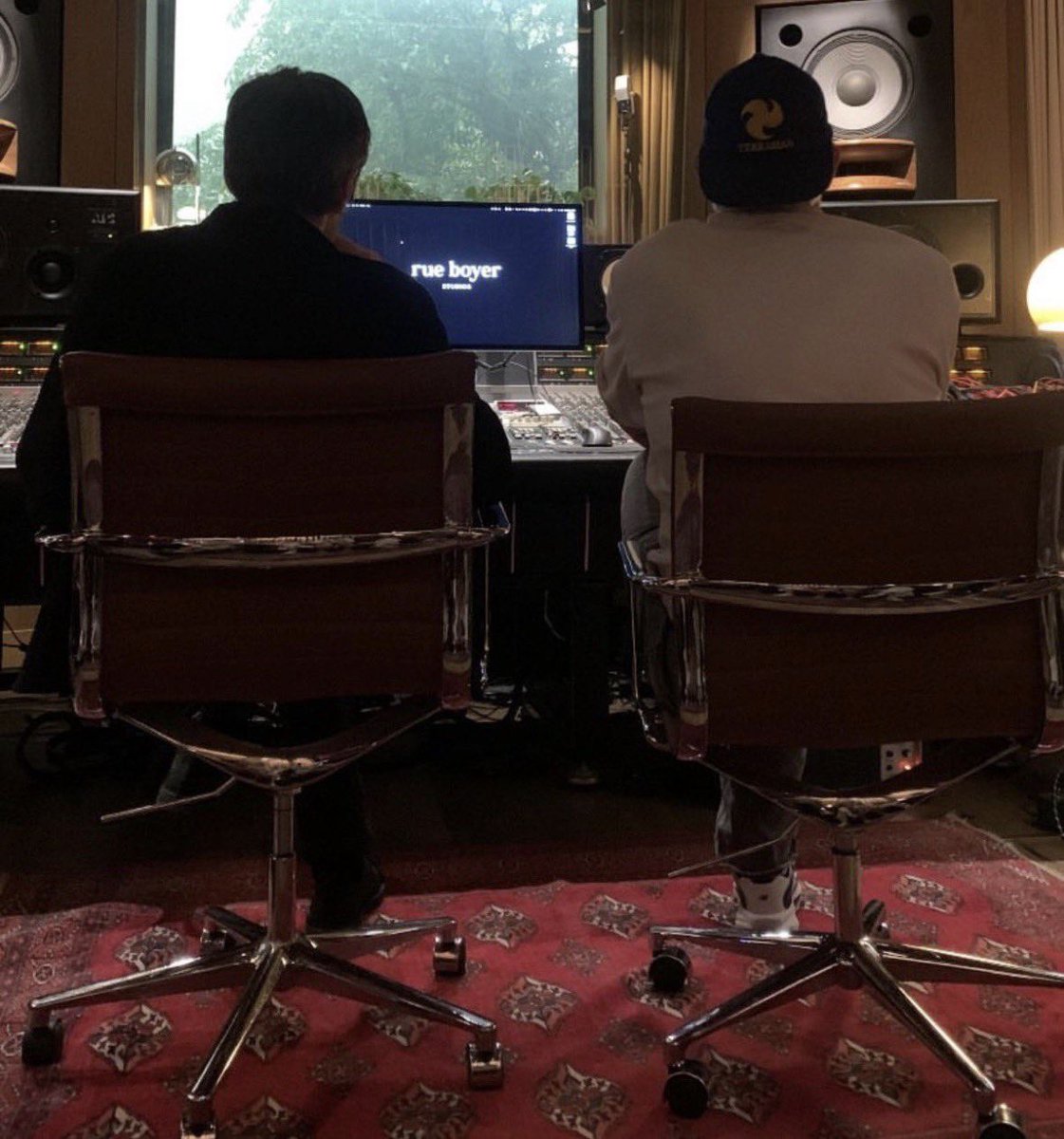 Skyberspace12's tweet photo. They were in the studio together only a few weeks ago… https://t.co/hmFzg4M10j