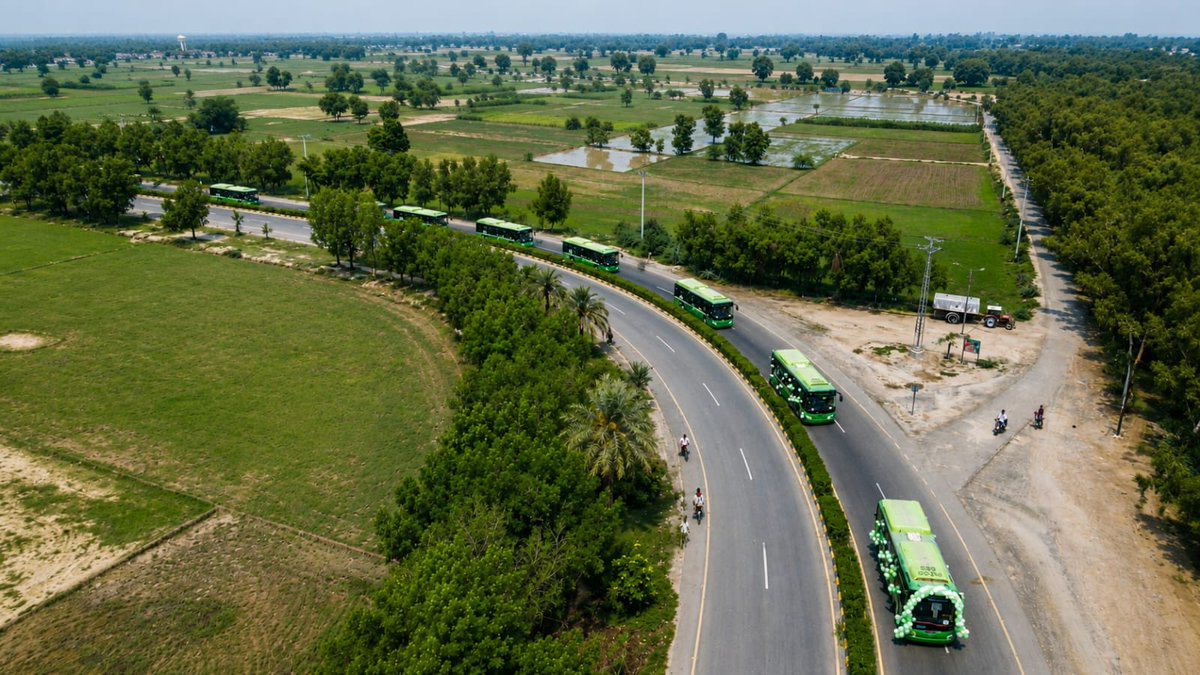 MaryamNSharif's tweet photo. Nankana gets its fleet of Green Buses today 💚 https://t.co/74qIEsIP6N