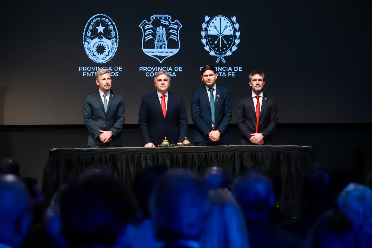 ManuelCalvoCba's tweet photo. San Francisco ya es la sede permanente de la Región Centro, un paso histórico que fortalece la integración entre Córdoba, Santa Fe y Entre Ríos.

La inauguración de la Casa de la Región Centro representa mucho más que la apertura de un edificio. Su ubicación estratégica y el potencial productivo de la ciudad la convierten en un espacio permanente para el encuentro entre gobiernos, universidades, el sector privado y la sociedad civil, impulsando una agenda de desarrollo, innovación y competitividad para toda la región.

Durante la XIX Reunión Institucional de la Región Centro, los gobernadores @martinllaryora, @maxipullaro y @frigeriorogelio ratificaron una agenda común para defender al interior productivo, promover la eliminación de las retenciones, impulsar una nueva Ley Federal de Biocombustibles, fortalecer la infraestructura estratégica y seguir profundizando la integración entre las tres provincias.

La #RegiónCentro demuestra que el federalismo se fortalece cuando las provincias trabajan de manera articulada, construyen consensos y defienden una agenda común para impulsar el desarrollo, la producción y más oportunidades para nuestra gente.

#SanFrancisco #Córdoba #SantaFe #EntreRíos