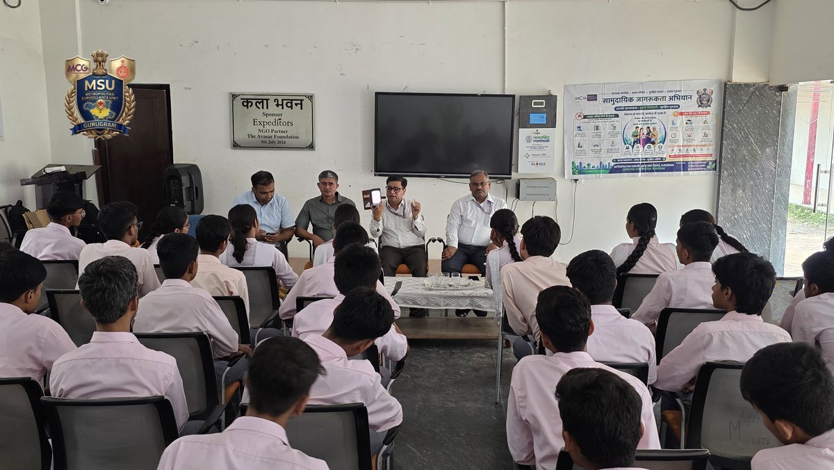 gurugrammsu's tweet photo. Awareness begins in the classroom. Protection reaches every home. 

MSU empowered students at Government Model Sanskriti Senior Secondary School, Sector-43, Gurugram with awareness on Vector-Borne Diseases, Rabies &amp; Typhoid.
#HealthyGurugram
@MunCorpGurugram @NCDCMoHFW https://t.co/b7nCbfY2A9