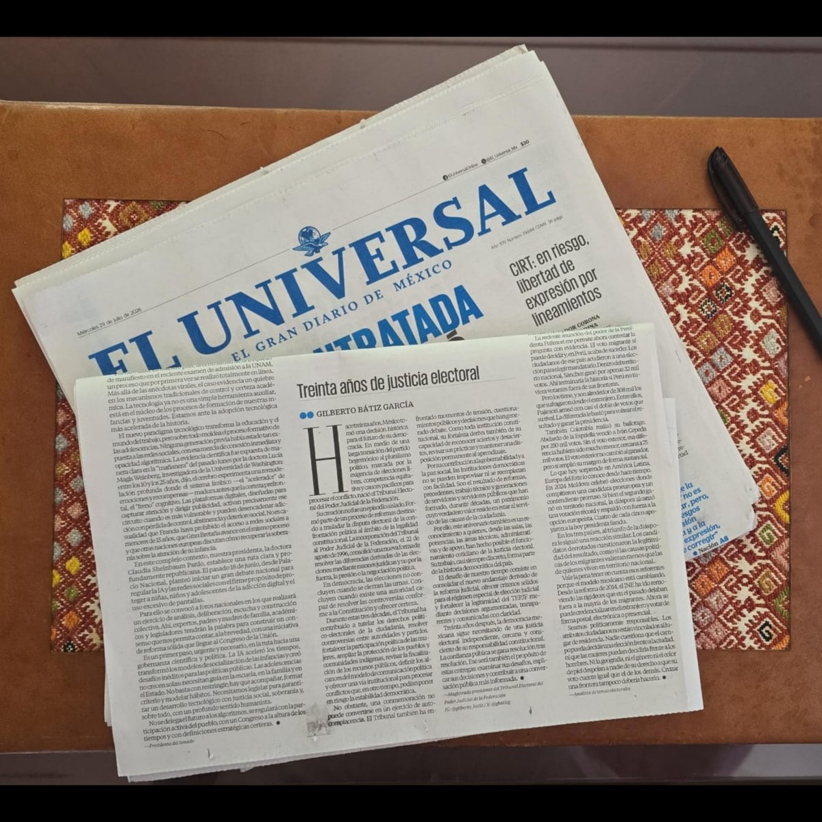 gbatizg's tweet photo. Hoy en El Universal publico “Treinta años de justicia electoral”, una reflexión sobre el origen, la evolución y las aportaciones del Tribunal Electoral del Poder Judicial de la Federación a la democracia mexicana.

Durante tres décadas, el TEPJF ha contribuido a que los conflictos electorales se resuelvan mediante razones jurídicas, ha protegido los derechos político-electorales de la ciudadanía y ha fortalecido la gobernabilidad democrática y la paz social.

Esta publicación abre una serie: cada 15 días compartiré en este espacio una nueva entrega sobre la historia, las decisiones y las contribuciones del Tribunal Electoral, para explicar su función constitucional, examinar sus desafíos y aportar elementos a una conversación pública más informada.

Les invito a leer y compartir.

https://t.co/2hHDhblpJc