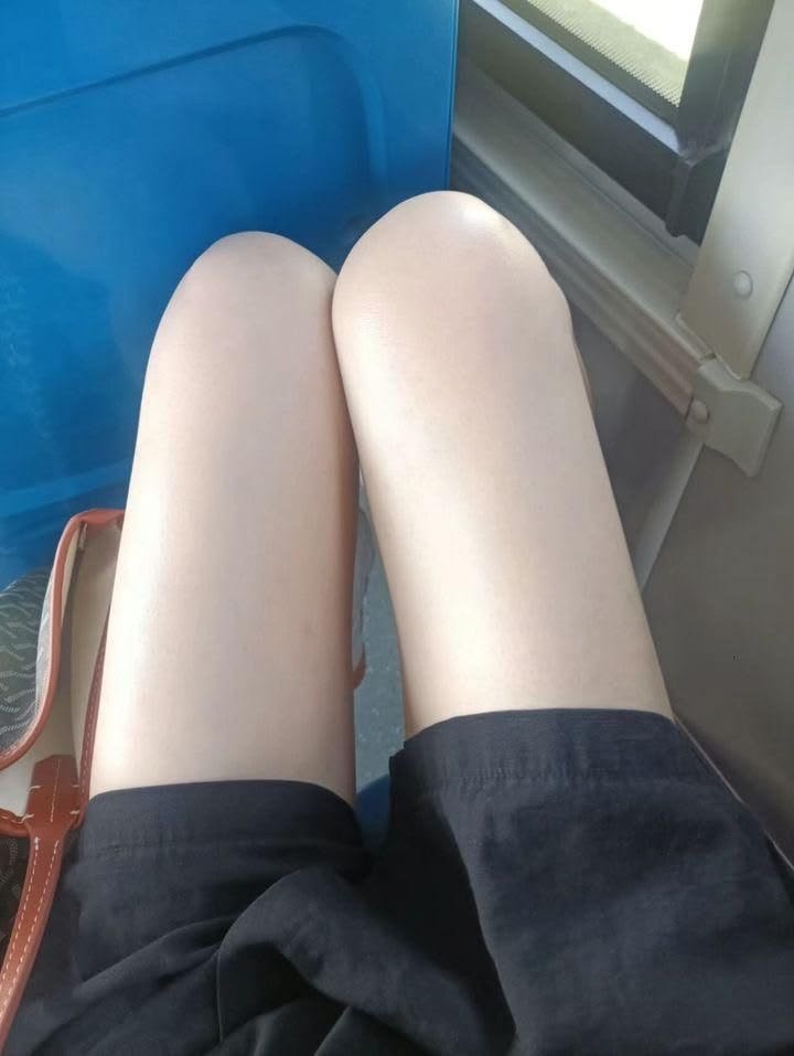 kurukyunn's tweet photo. I hate it when people say "bodies like that are unrealistic" IF THEY'RE UNREALISTIC HOW DO REAL PEOPLE HAVE IT https://t.co/NNapLHyrfg