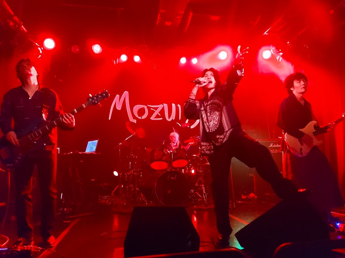 wakana_k's tweet photo. 本日はこちらd
あ、日付変わったから昨日か。
ワイルドサイドトーキョー!!
Mozuis、SLIE多めセトリ。
激しめでした、楽しかったー!
チラと隣を見たら、小5男子も跳ねてた!
#Mozuis https://t.co/lFkIhfZZYr