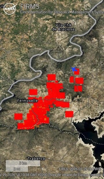 eliasn's tweet photo. Madre mía. Fuera de capacidad de extinción del todo. Según satélite ya está en Fornillos (cruz azul). #IFFermoselle https://t.co/4OyPzqvaJe