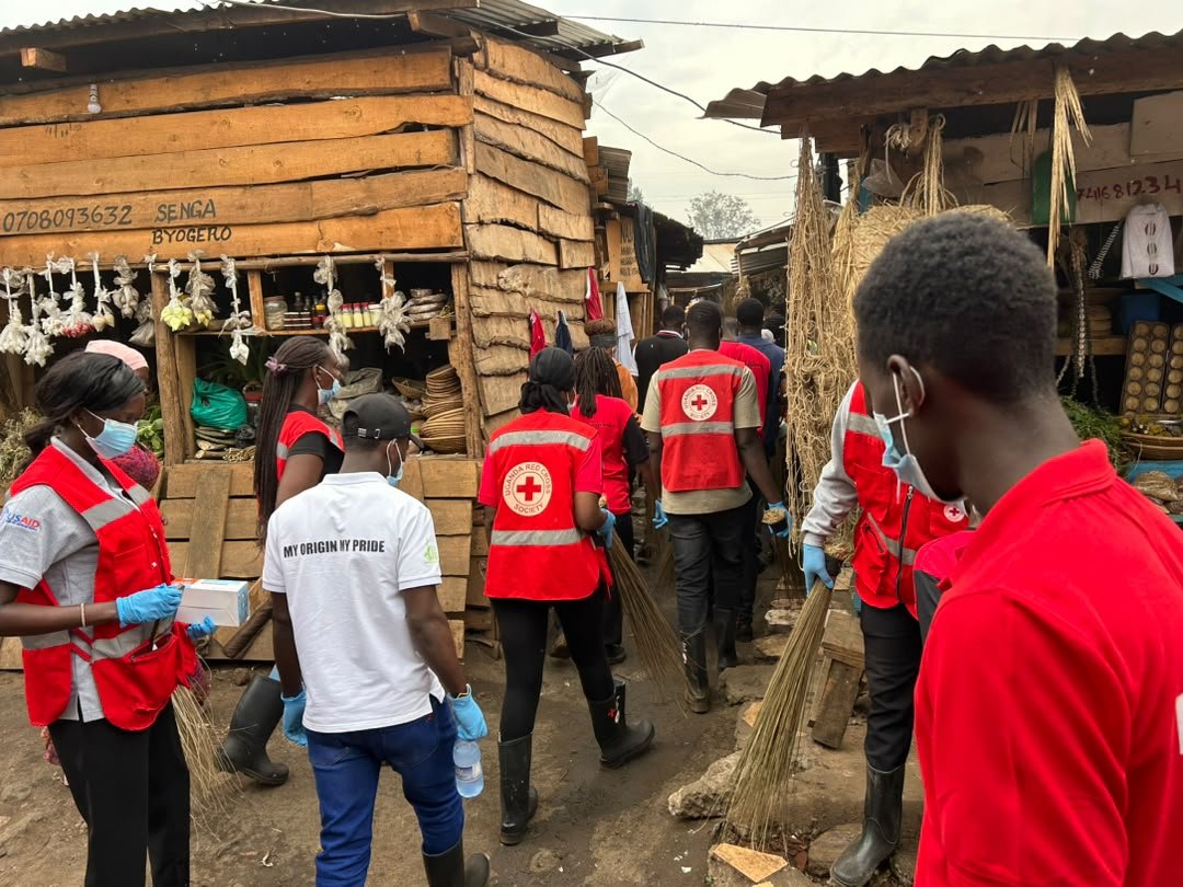 UgandaRedCross's tweet photo. Today, we proudly participated in the community clean-up exercise in Katwe ahead of the 33rd Coronation Anniversary celebrations of the Kabaka of Buganda Kingdom.

The exercise reflects our commitment to promoting healthy, clean and resilient communities through volunteerism, collective action and Culture. 
We continue to champion environmental stewardship and community well-being as we prepare to celebrate this important cultural milestone along side our partner @BugandaKingdom_

#Amatikkira33 
#Amatikkira2026