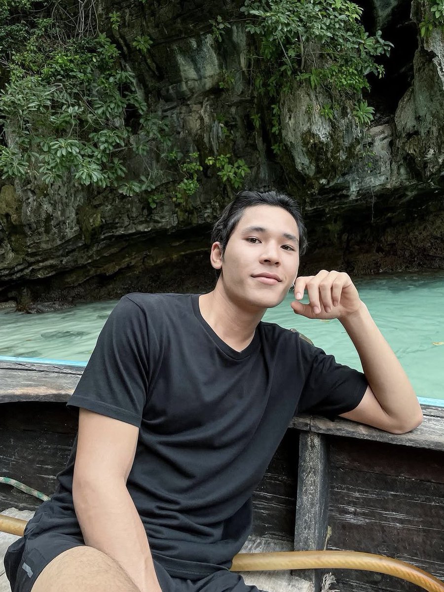 mexingu's tweet photo. นายหัวครับ คุณนายนั่งเรือมาตามให้หลบบ้านได้แล้วครับ https://t.co/z9R419ND5t