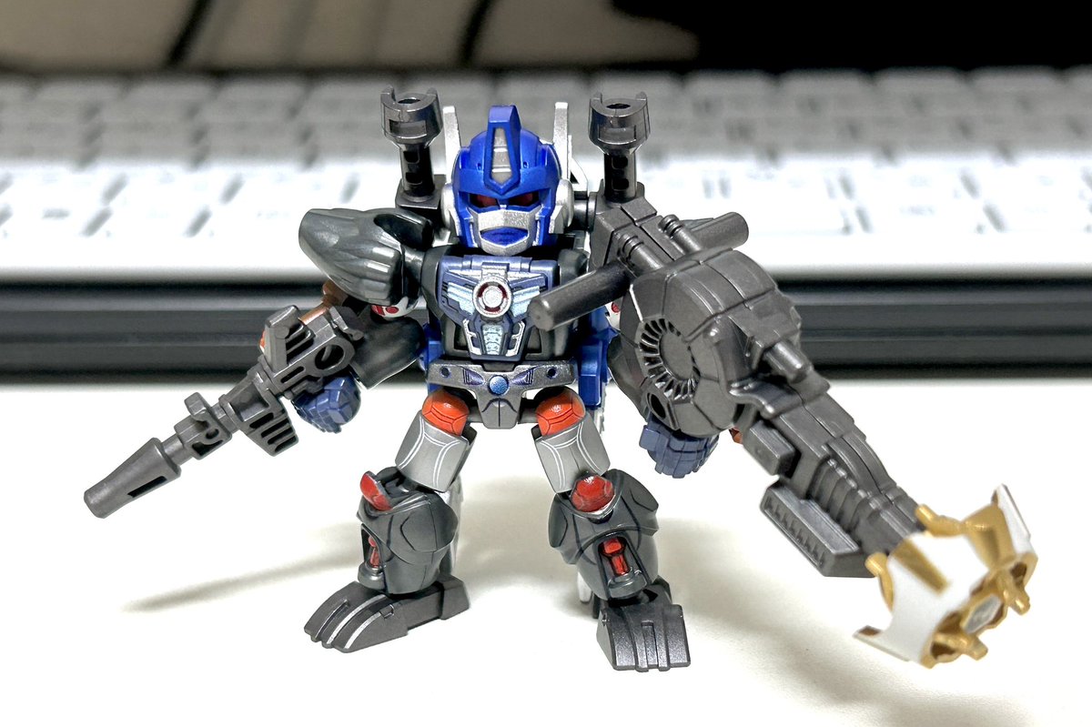 _blackburn_'s tweet photo. レオとビッグの武器でプライマルをパワーアップ。
マトリクスバスターがわりと似合ってる
#ブロッキーズ
#トランスフォーマー https://t.co/Gd0BivPKWO