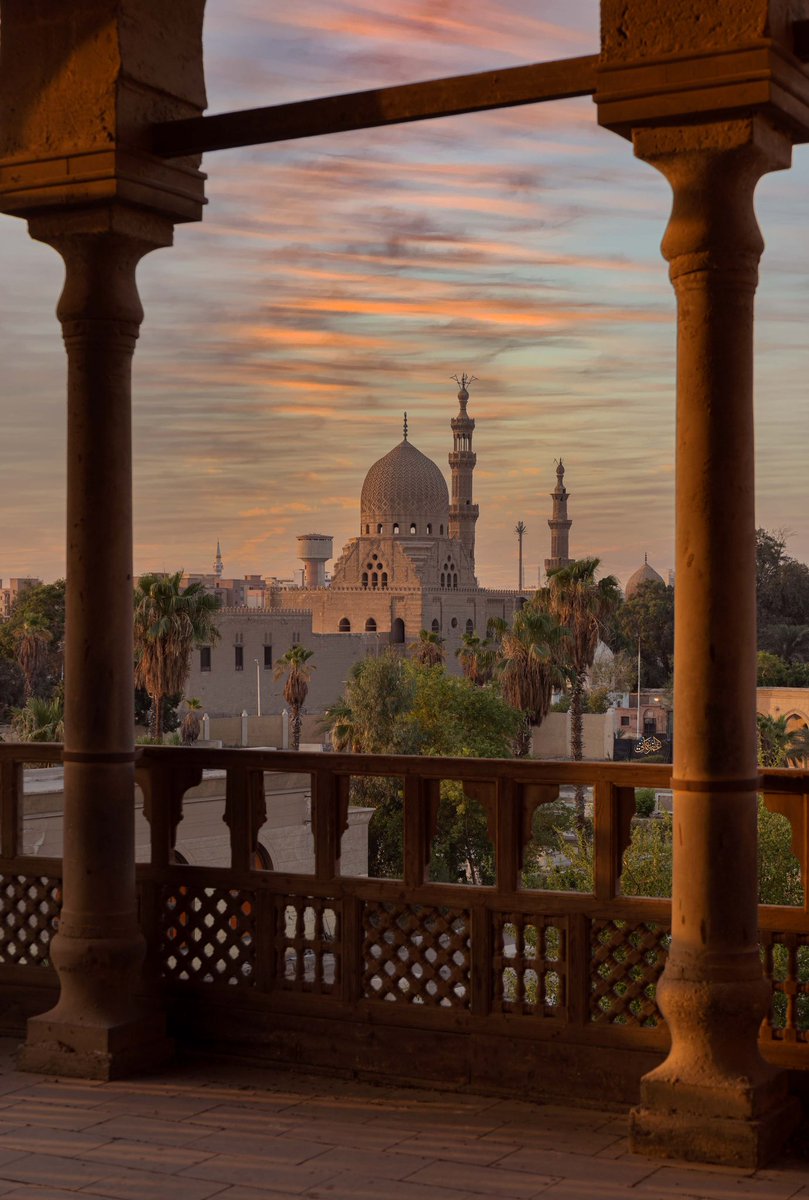 AlftyAland49380's tweet photo. غروب ينساب على مآذن القاهرة! https://t.co/CZuqs86wWw