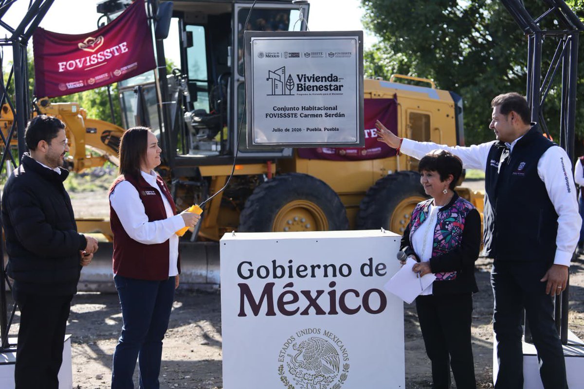 jabnelym's tweet photo. Hoy comenzamos a construir una nueva etapa para el @FOVISSSTEmx . 🧱

Volvemos a construir vivienda social para quienes sirven a México: 100 mil viviendas para 100 mil familias.

Con el impulso de nuestra Presidenta @Claudiashein , comenzamos una nueva historia de bienestar, tranquilidad y porvenir.