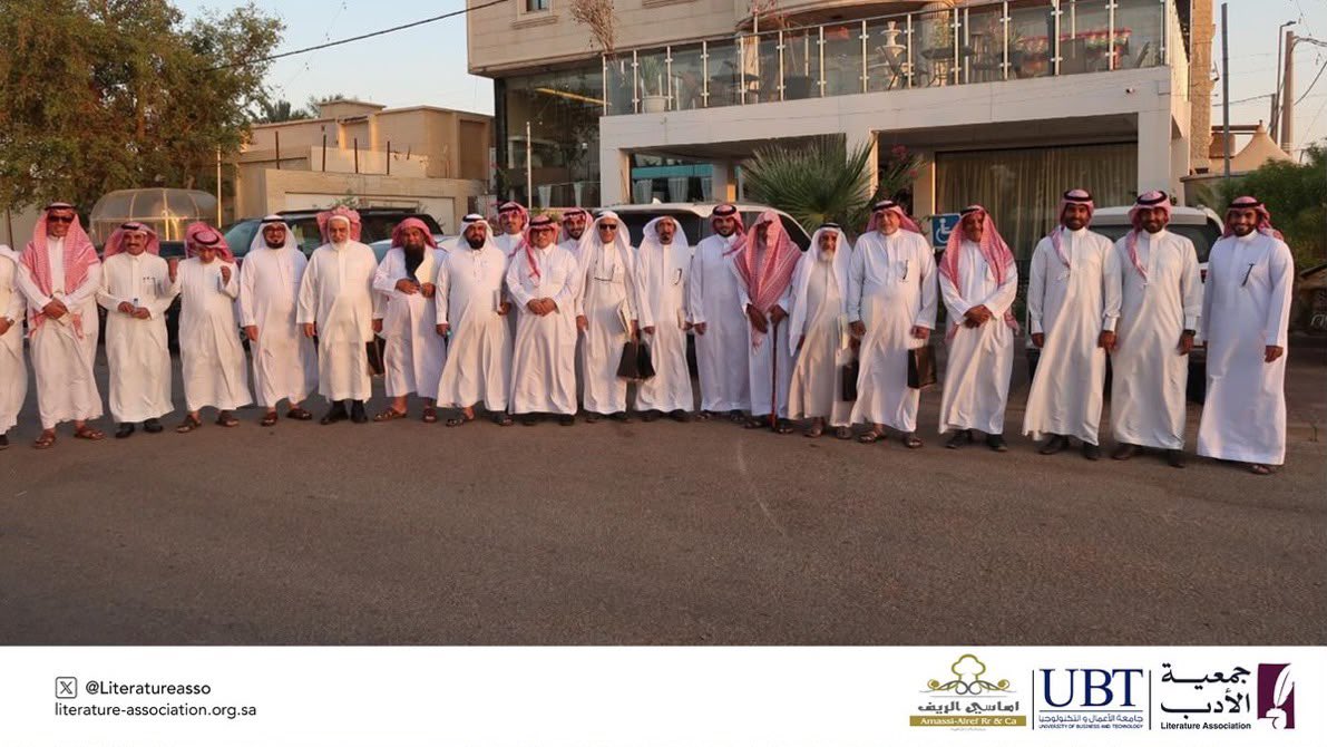 shaqra1's tweet photo. سفارة الوشم  تستعيد سيرة شعراء الفرعة وتوثّق حضورهم في المشهد الثقافي

شقراء – محمد الحسيني،

شهد مركز الفرعة في محافظة شقراء أمسية أدبية نظّمتها سفارة الوشم بجمعية الأدب المهنية، خُصّصت لاستعراض التجربة الشعرية في بلدة الفرعة، وسط حضور نوعي من المهتمين بالأدب والتراث، وتفاعل لافت مع ما طُرح من قراءات وسير شعرية أثرت المشهد الثقافي في المنطقة.