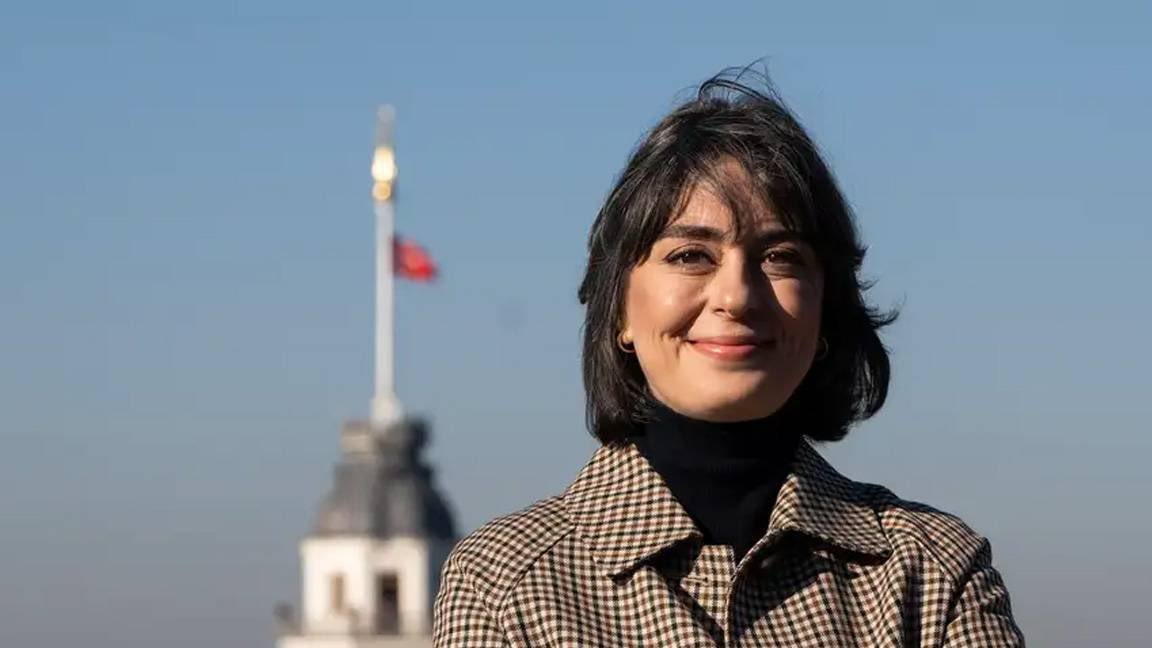 DemokratCagdas's tweet photo. 📍Senmisin Üsküdar Belediyesi başkanlığını kazanan...! 
📍Senmisin Halka başarılı hizmet sunan...! 
📍Senmisin vakıflara derneklere akan rantı kesen...! 
📍Senmisin imara aykırı ayrıcalıklı kaçak yapıları yıkan. 
Hiç bir başarı, akp'ce ödülsüz bırakılmaz 😅
#SinemDedetaş https://t.co/15AtoKIdDJ