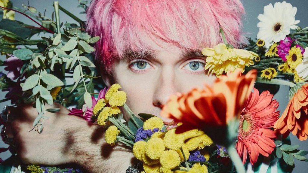 SUPERDARKSEAN's tweet photo. good morning this photoshoot is so stunning holy god https://t.co/bKon8nDy99