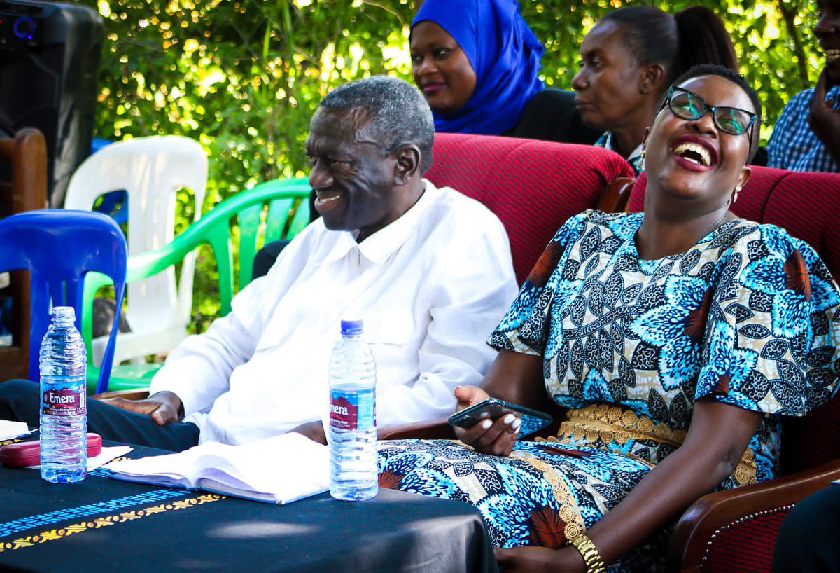 DoreenNyanjura's tweet photo. Long Live Dr. Kizza Besigye!  
You will forever be my Number One leader.  
I’m super proud of you, as always. Today you put up a spirited one-man fight in court, even when most of us your defiant supporters were blocked from being with you.  

Your courage gives us more courage. History will remember you as the man who never gave up the fight for social justice.

Quick Recovery, General🤛🏻✌🏼