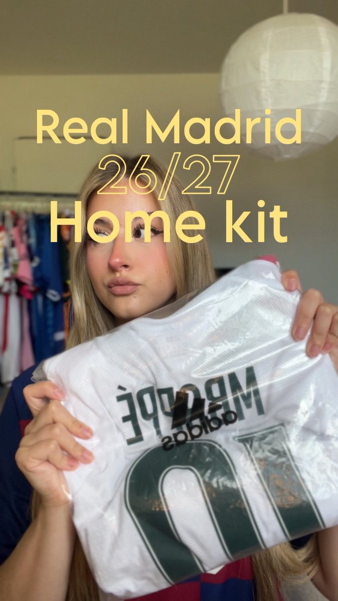 ✮ Emi 👕 tweet media