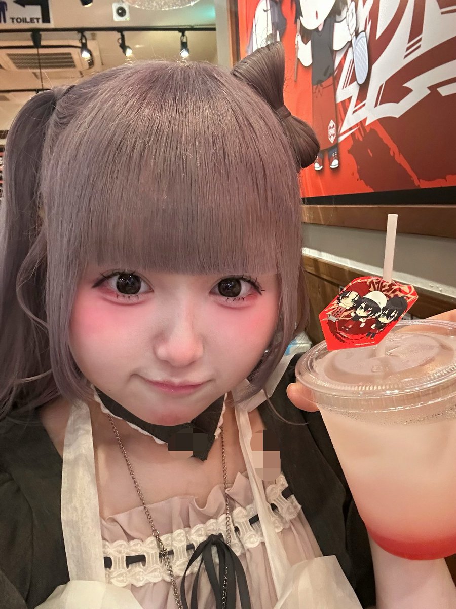 cure_suzuno's tweet photo. そういえばヒプモクで壱角家に行ったのだが、秋葉原に位置していたおかげか店員さんがめちゃくちゃ理解あって、
めちゃくちゃヒプノシスマイクの男たちの写真を撮らせてくれて、オタクってまだ息してていいんや・・・😭と、なみだがでたわ૮⁔.  ̫ .⁔აなきいぬっ https://t.co/nVFHMpZcNo