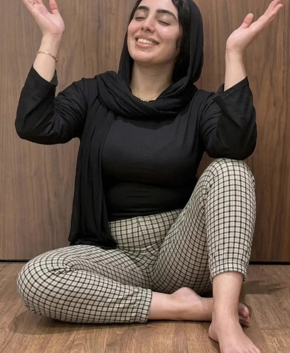 Divalniu's tweet photo. مساء الحلب🔥 ع اللي فاشخه الحجاب
مش عارفه اوصف كسك المنفوخ المبطرخ اللي يدل انك معبيه عشاري ونتي لسه بنت بنوت وولا فص بزك ودلدلته ولا ع رجلك اللي مصوراها للاخرام اللي بتنقح🖕🏻 بيكي ولاحز البرا اللي بتبينه 
فاجره اوي يهدي يام طياز وقعر ملبن🫦 https://t.co/dnTzHyXgSM
