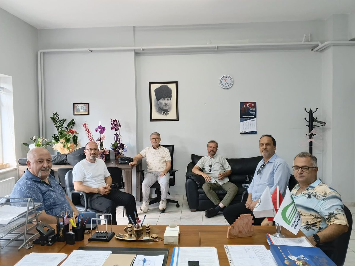KocaeliOkuyor1's tweet photo. Kocaeli Milli Kuruluşlar Birliği’nden Feyzullah Divli’ye Nezaket Ziyareti
https://t.co/gW9tEXv5ew

@TSirmak https://t.co/YjvsTLuXIS