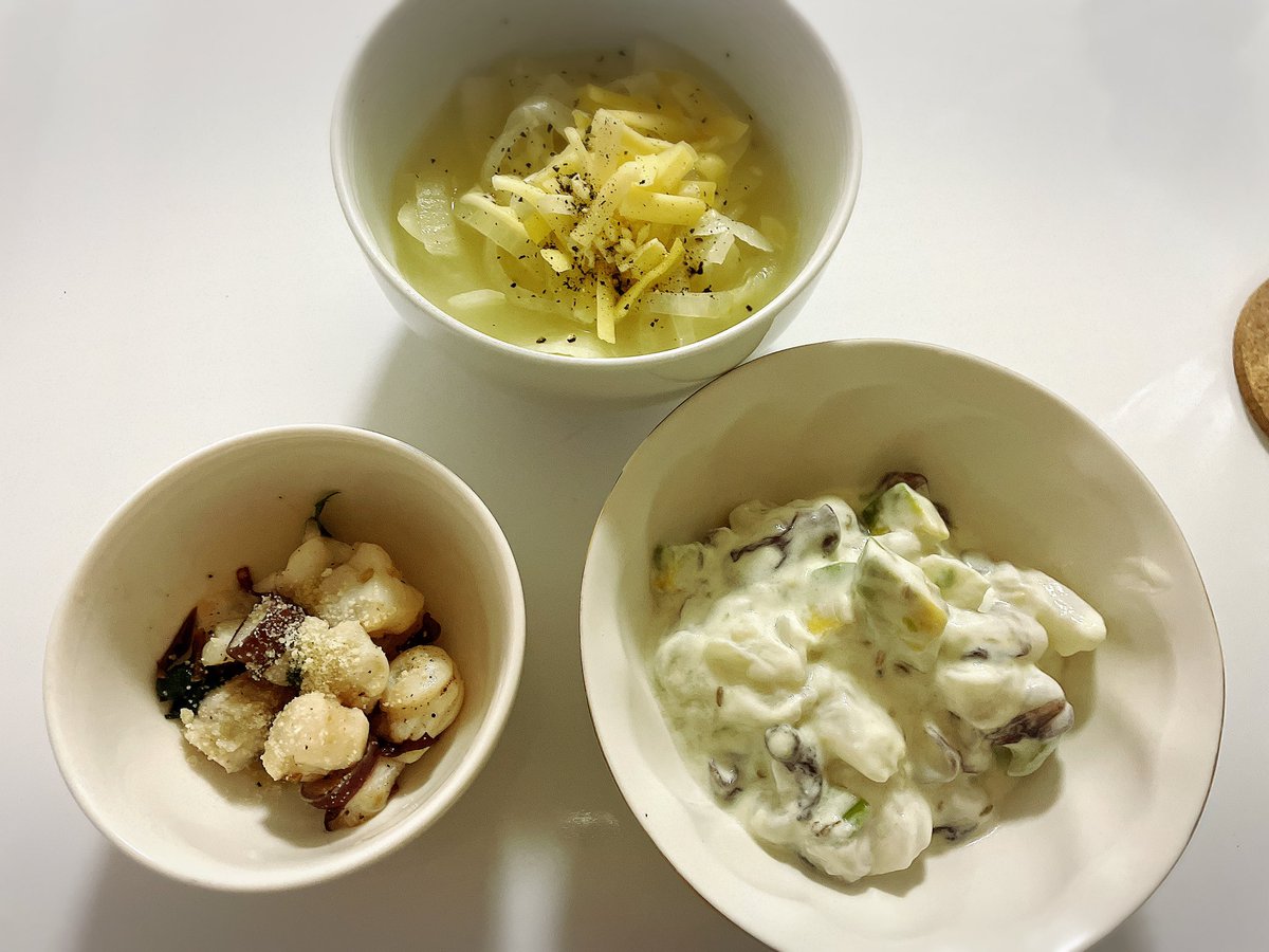 beerfish16g's tweet photo. 2026/07/29 晩ご飯

玉ねぎのチーズスープ
タコのジェノベーゼ
タコとアボカドのヨーグルトソースサラダ

タコ祭り🐙

#ばんごはん　#自炊記録 https://t.co/hgFabSkJCj