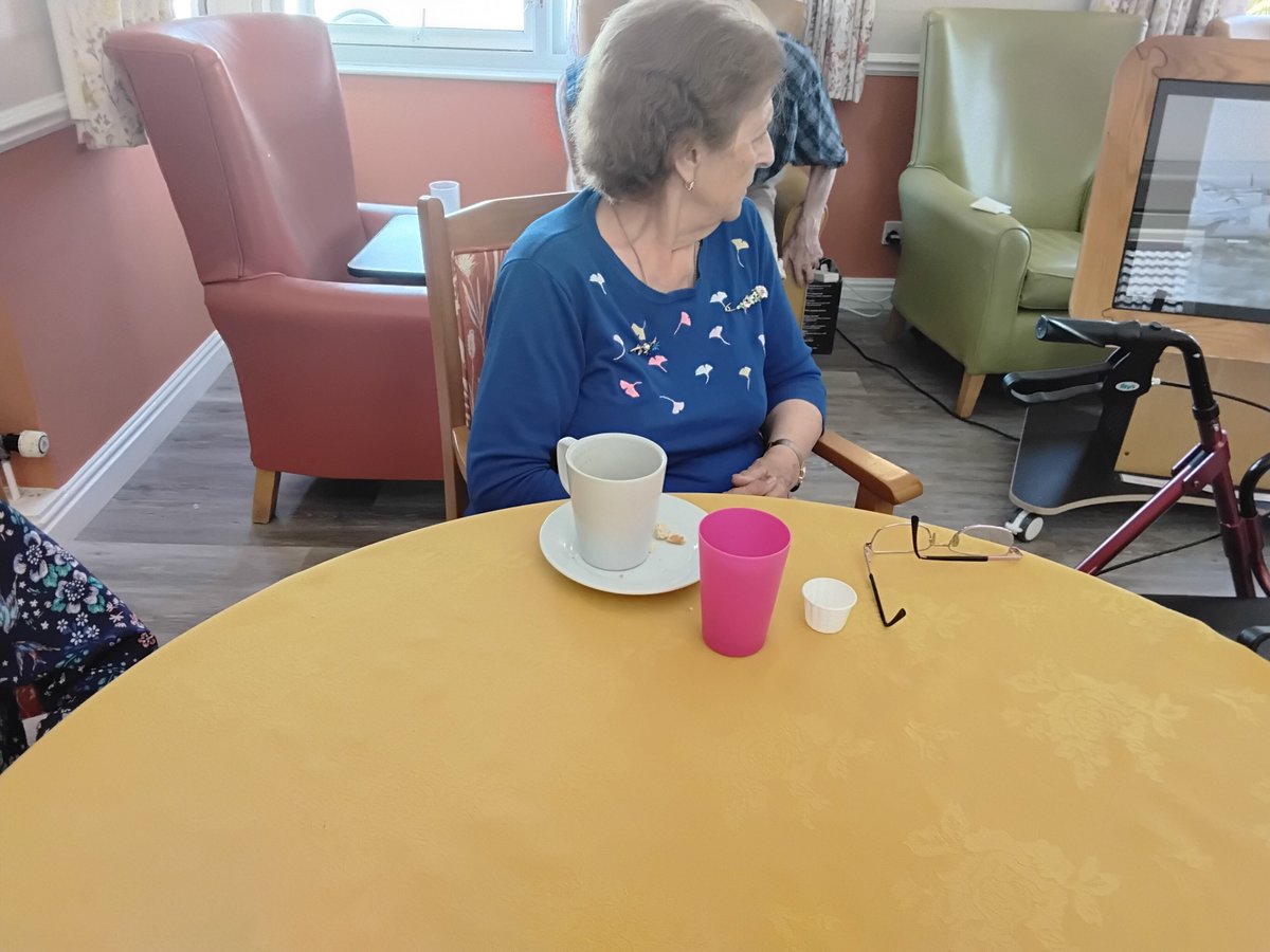 RedHouse44's tweet photo. A morning of reminiscing remembering National Service  #hicaactivities #bridlington #carehome https://t.co/JFqHg8vDT2
