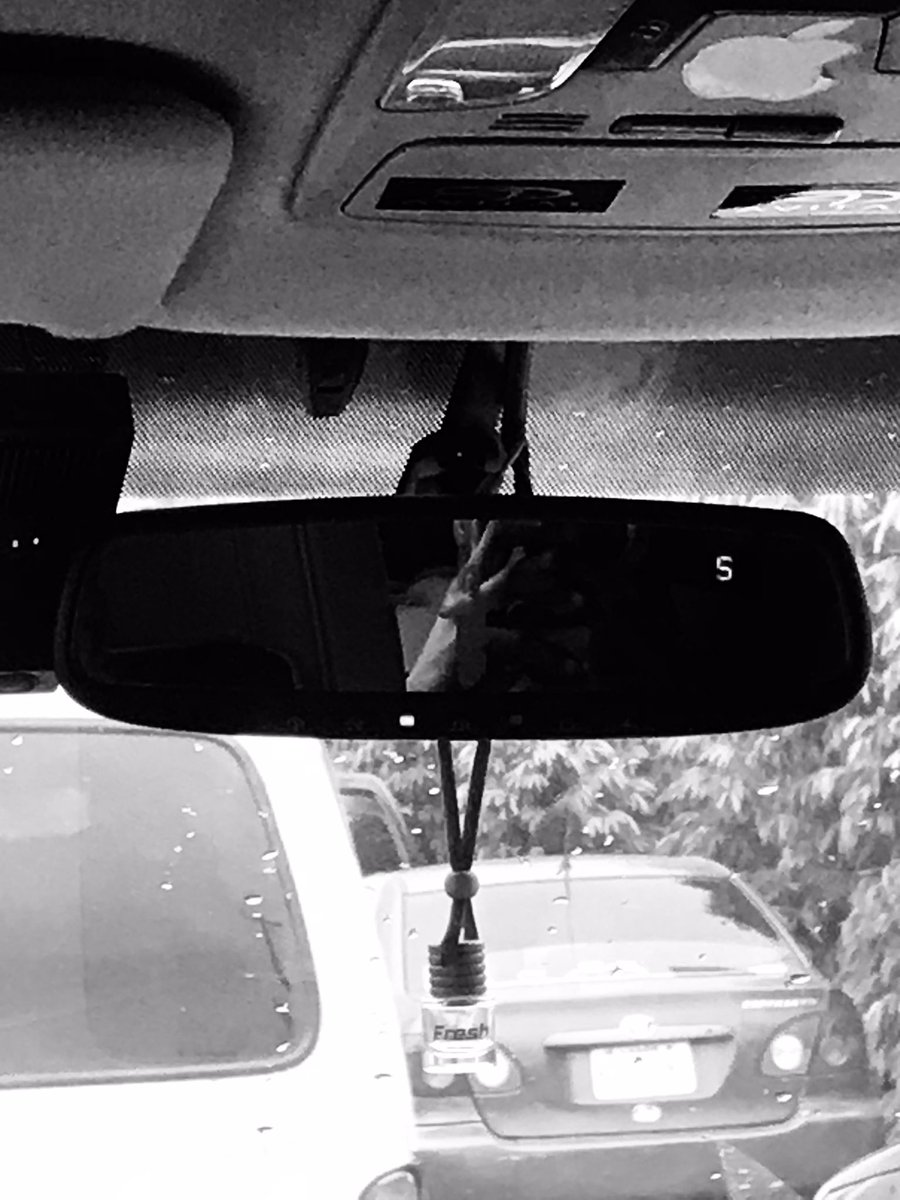 _Oluwademilad3's tweet photo. OTR in B/w. https://t.co/IGzaLMixRf
