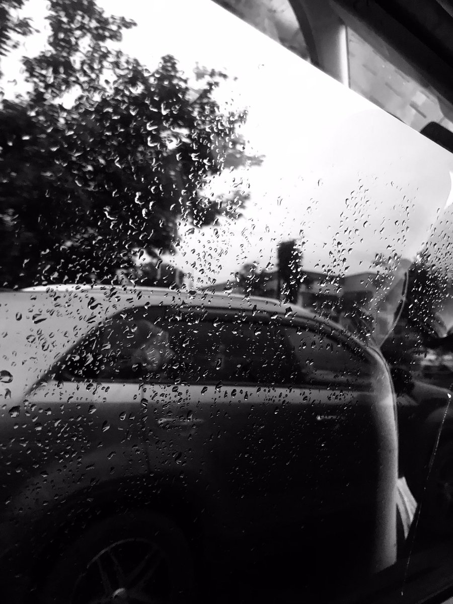 _Oluwademilad3's tweet photo. OTR in B/w. https://t.co/IGzaLMixRf