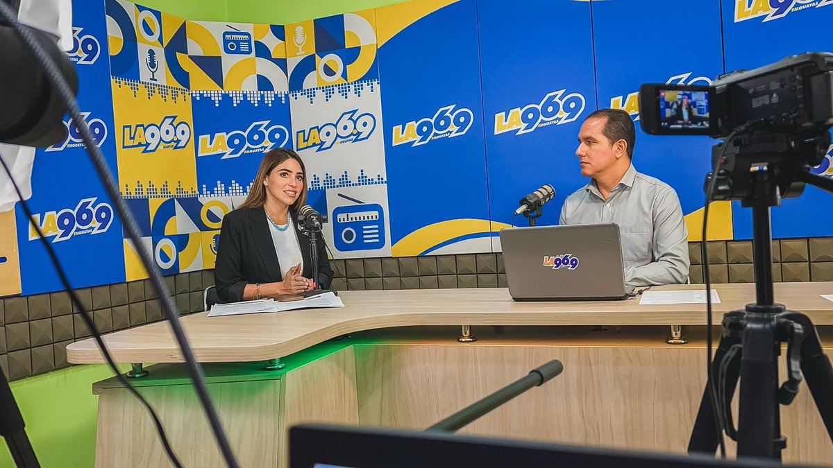 DASEAlcaldiaGye's tweet photo. 🎙️ #DASEEnMedios | En entrevista en Radio 96.9 FM

Nuestra gerente general, Cynthia Cruz, destacó que en DASE EP la educación trasciende las aulas tradicionales. A través de los Centros de Capacitación Continua, la ciudadanía accede a cursos gratuitos con formación práctica. https://t.co/LXytBgFM3W