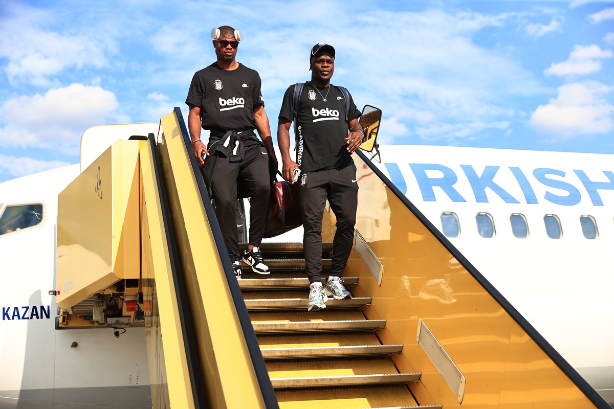 Besiktas's tweet photo. 🦅 Beşiktaşımız Danimarka'da!

#FCMvBJK https://t.co/jTVpNdfVpN