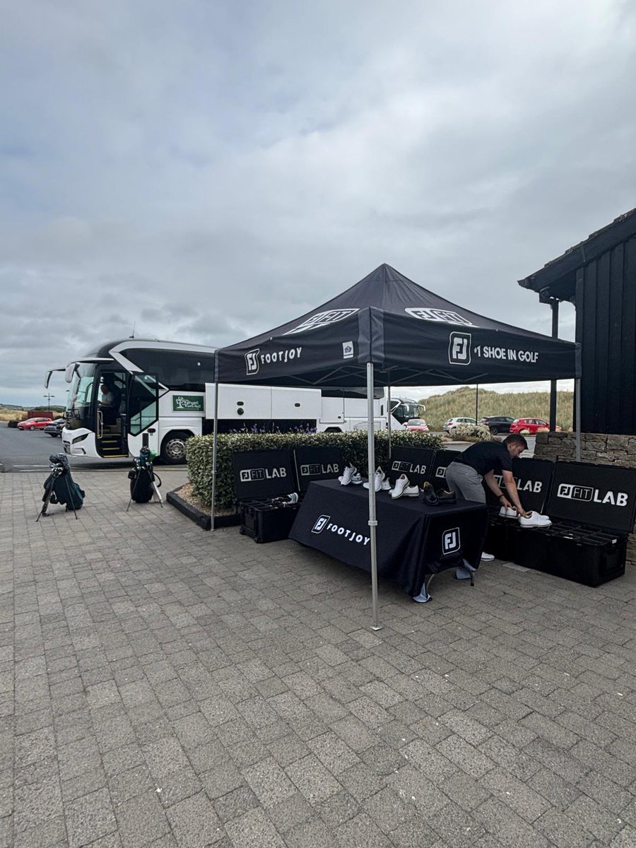 FairwaysFundays's tweet photo. Day 3 | @SeapointGolf ⛳ 

Another fantastic day on the @chasingscratch0 
Tour as the golfers took on the stunning Seapoint Golf Links in a four-man team event.  

Before teeing it up, everyone was treated to a @FootJoy shoe fitting.

@TourismIreland 
@Failte_Ireland https://t.co/miTi9VR9V8
